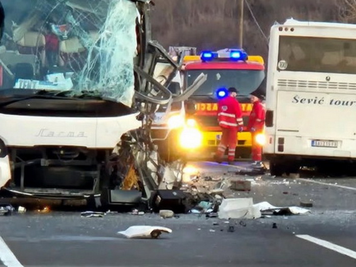 U sudaru dva autobusa kod Beograda poginule dvije osobe