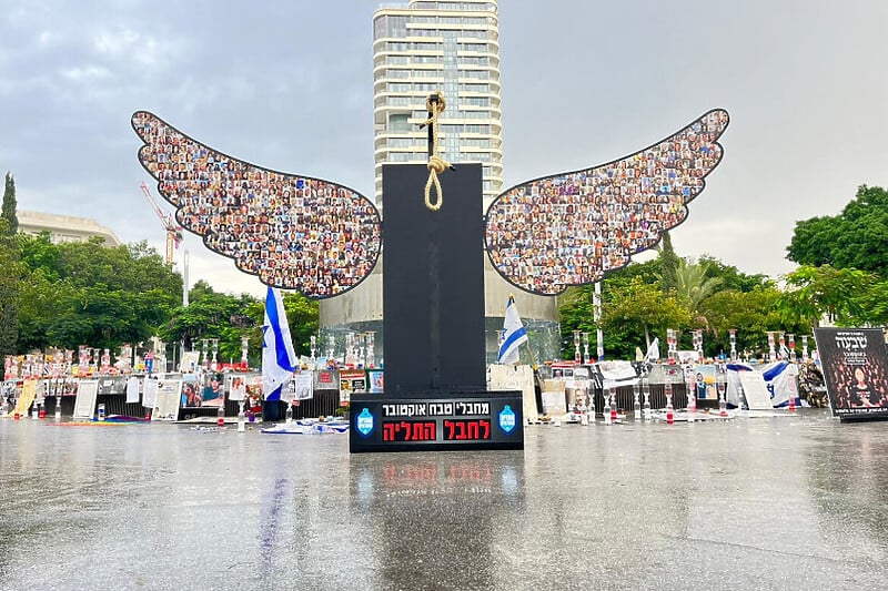 U Tel Avivu postavljena ogromna instalacija za izvršenje smrtne kazne