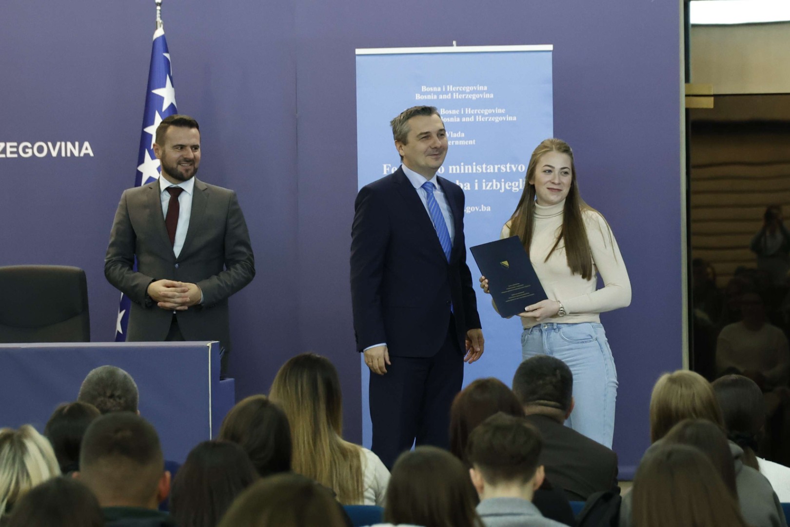 Foto: U Vladi FBiH dodijeljene stipendije za 933 studenta povratnika