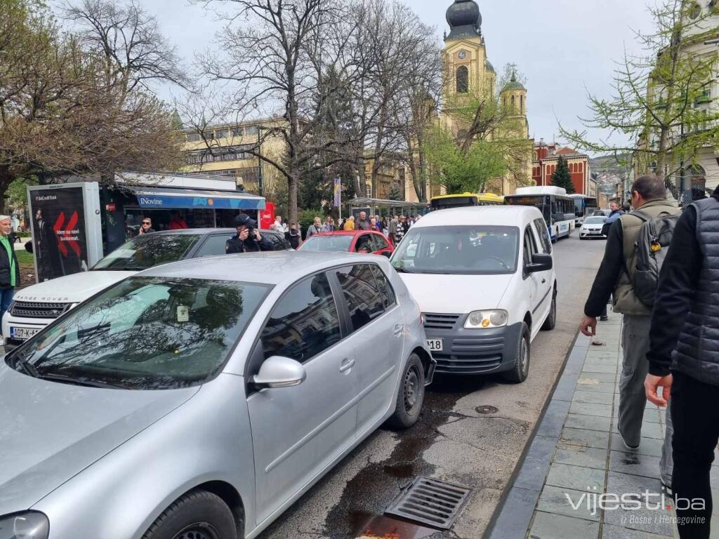 Udes u centru Sarajeva, sudar dva vozila