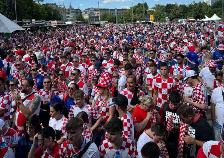 UEFA žestoko kaznila Hrvatsku zbog rasizma njihovih navijača