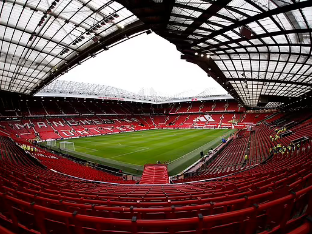 United ruši Old Trafford i gradi stadion veći od Wembleyja