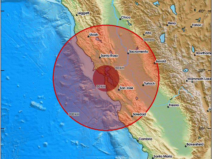 Usred strahovitih požara, Kaliforniju pogodio i potres