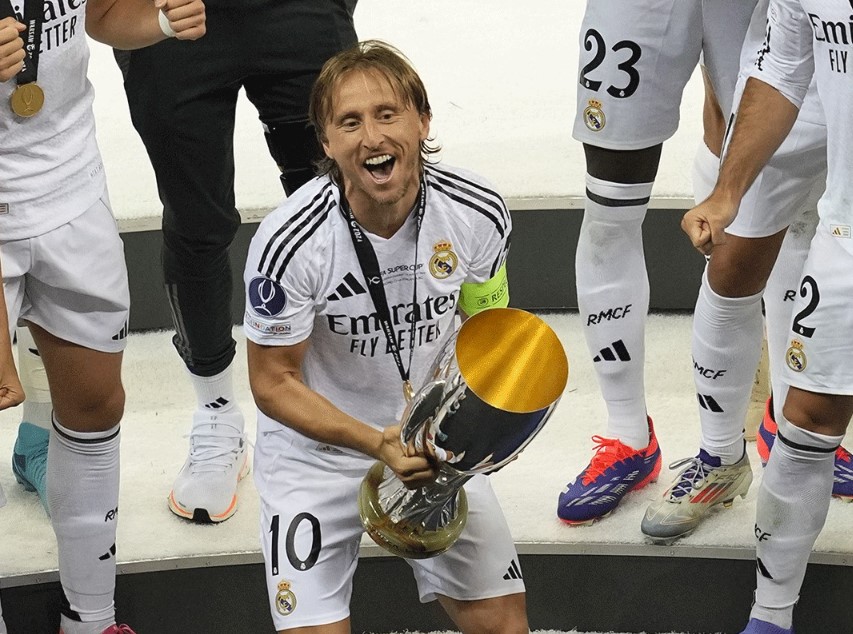 Ustati pa reći Luka Modrić: Zvanično najtrofejniji igrač Real Madrida