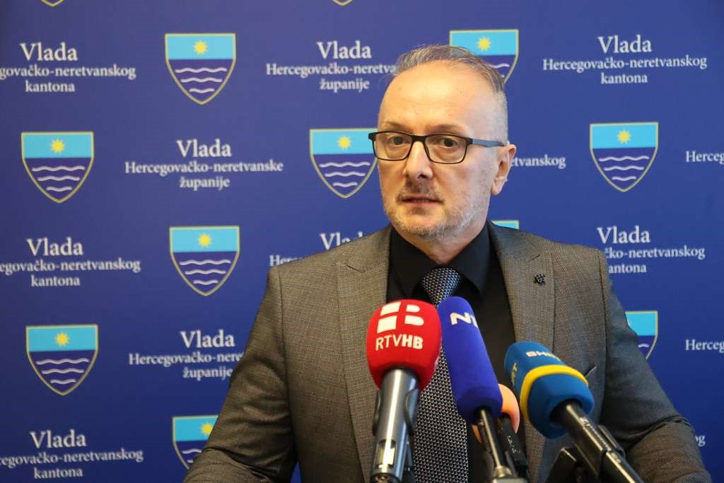 Velagić: Za sada ništa od povećanja plaće prosvjetarima; trebamo sjesti i razgovarati