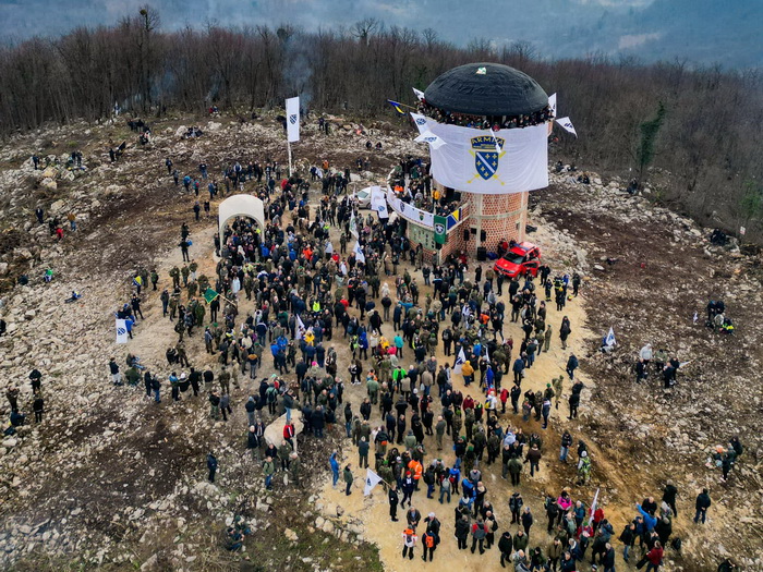 Veliki broj građana u pohodu na "Hasin vrh"