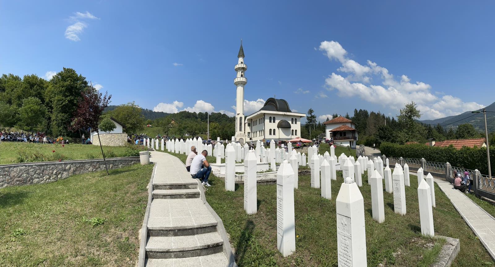 Video&Foto: Veliki broj vjernika na Šehidskoj dovi u Solunu