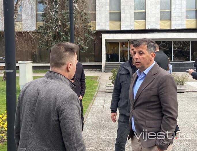 Video: Vukanović u žestokom okršaju pred NSRS!