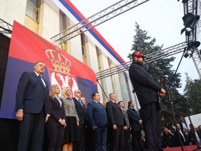 Vijesti.ba na licu mjesta, počeo miting u Banja Luci