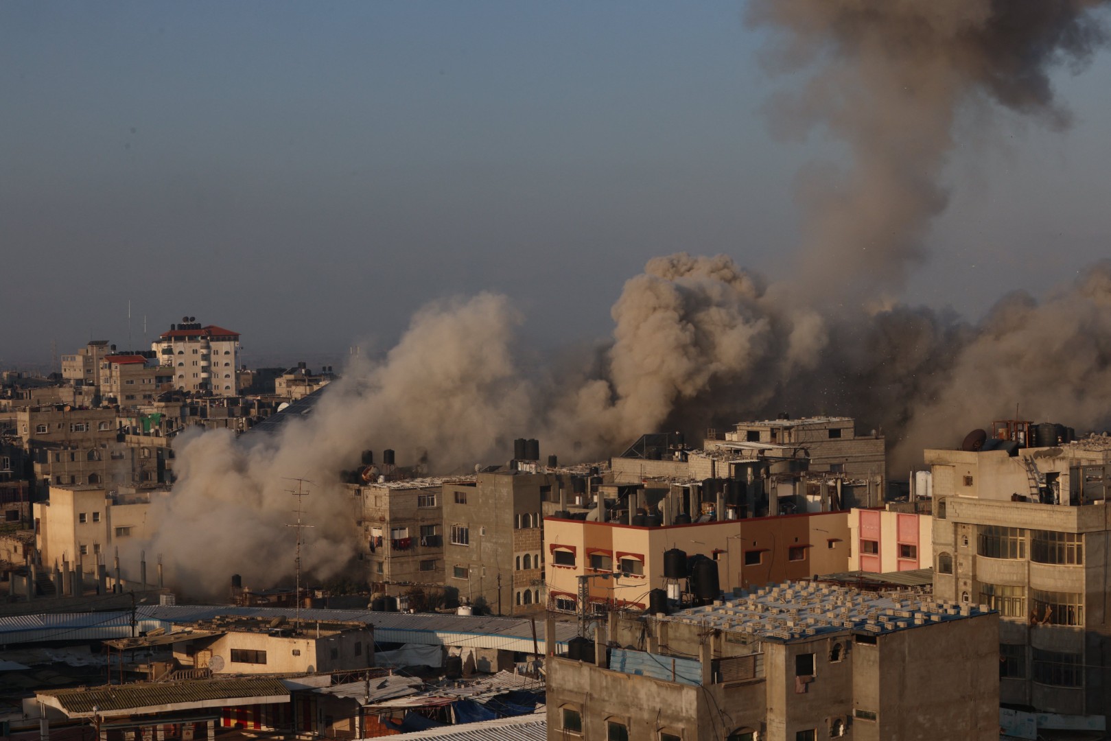 Više od 20 ubijenih Palestinaca u izraelskim napadima