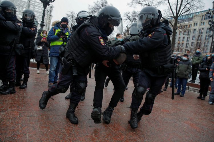 Stotine uhapšenih na demonstracijama podrške Navaljnom