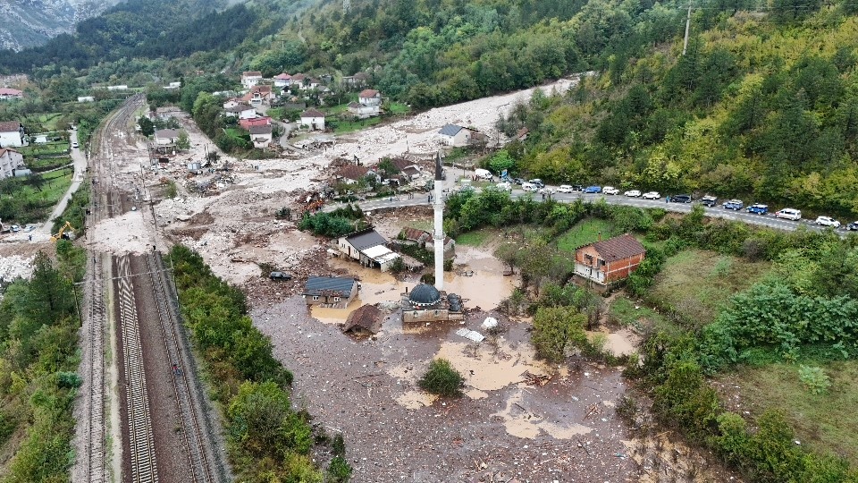 Vlada HNK-a: Potvrđeno 16 mrtvih, traga se za devet nestalih osoba