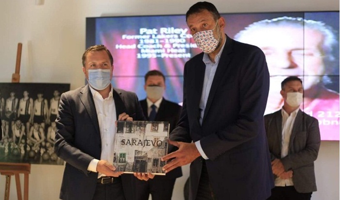 Vlade Divac u Sarajevu, otvorio izložbu u Olimpijskom muzeju