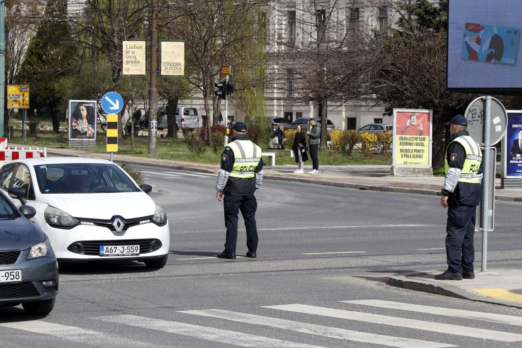 Vozačima uručeno 527 prekršajnih naloga