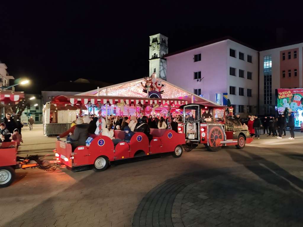 Vozić za najmlađe iz Cazina prešao u Bihać i postao atrakcija mališanima