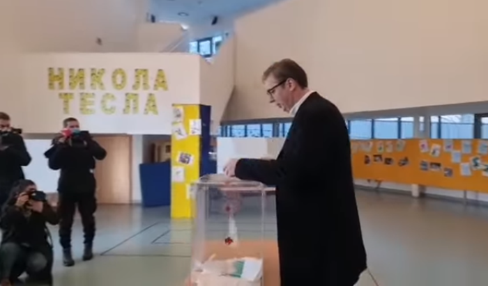 Vučić glasao na referendumu