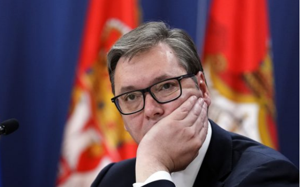 Vučić manipuliše prošlošću, kada mu u sadašnjosti ne ide