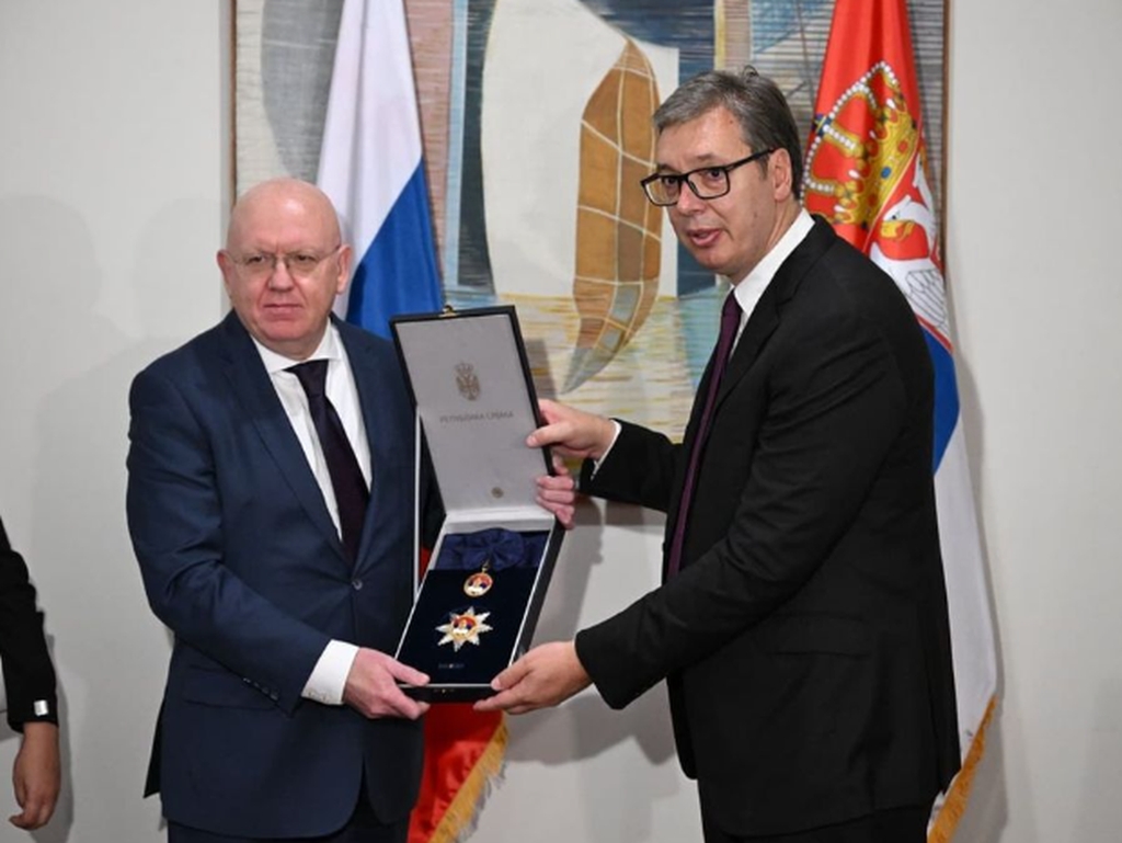 Vučić odlikovao ambasadora Rusije zbog glasanja protiv Rezolucije