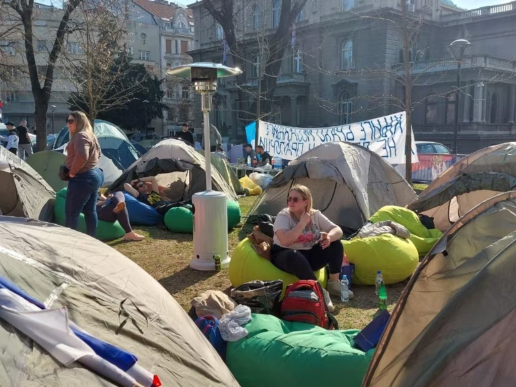 Vučić pozvao svoje studente da 15. marta odu kućama