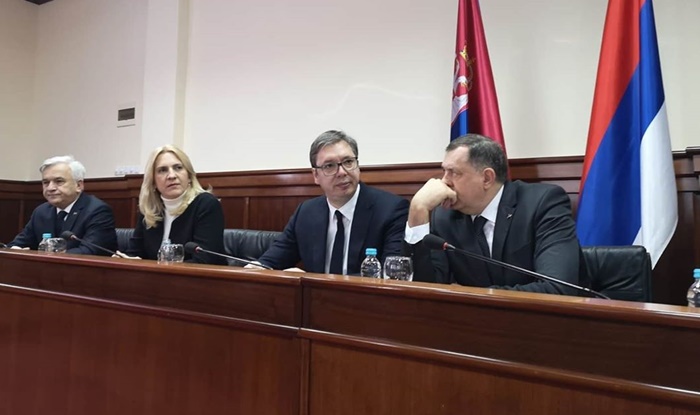 Vučić proglašen počasnim građaninom Mrkonjić Grada
