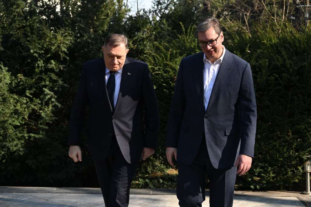 Vučić vrši pritisak na Sud BiH: Možete misliti šta nas čeka nakon presude Dodiku