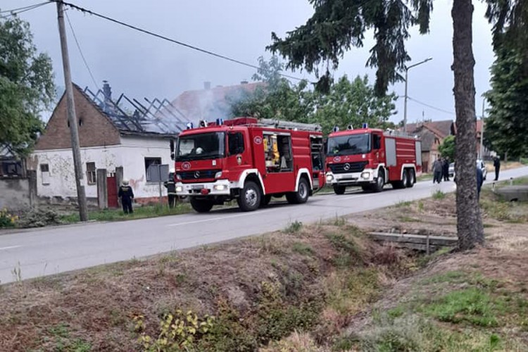 Vukovar: Zapalila kuću u kojoj je spavala četvoročlana porodica