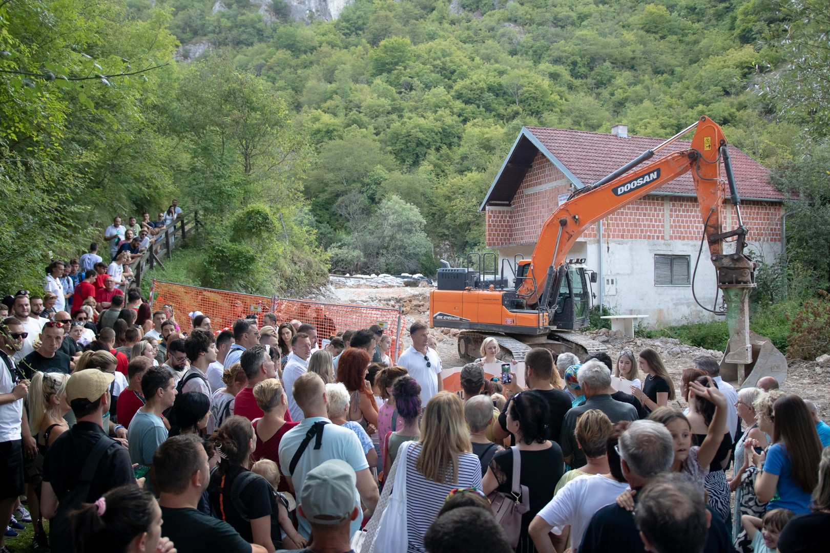 Zabranjena gradnja hidroelektrane na Vrelu Une!