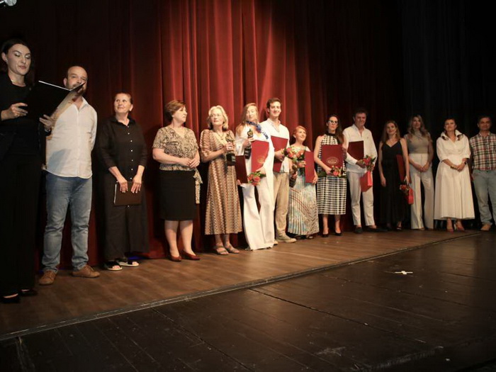 Završen 26. Teatar fest 'Petar Kočić', najviše nagrada za predstavu 'Očevi i oci'