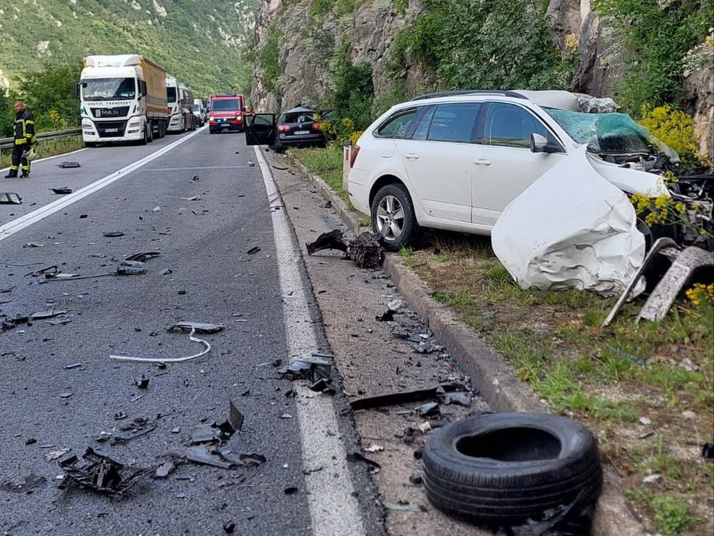 Završen uviđaj teške saobraćajne nesreće i pušten u funkciju saobraćaj u mjestu Salakovac