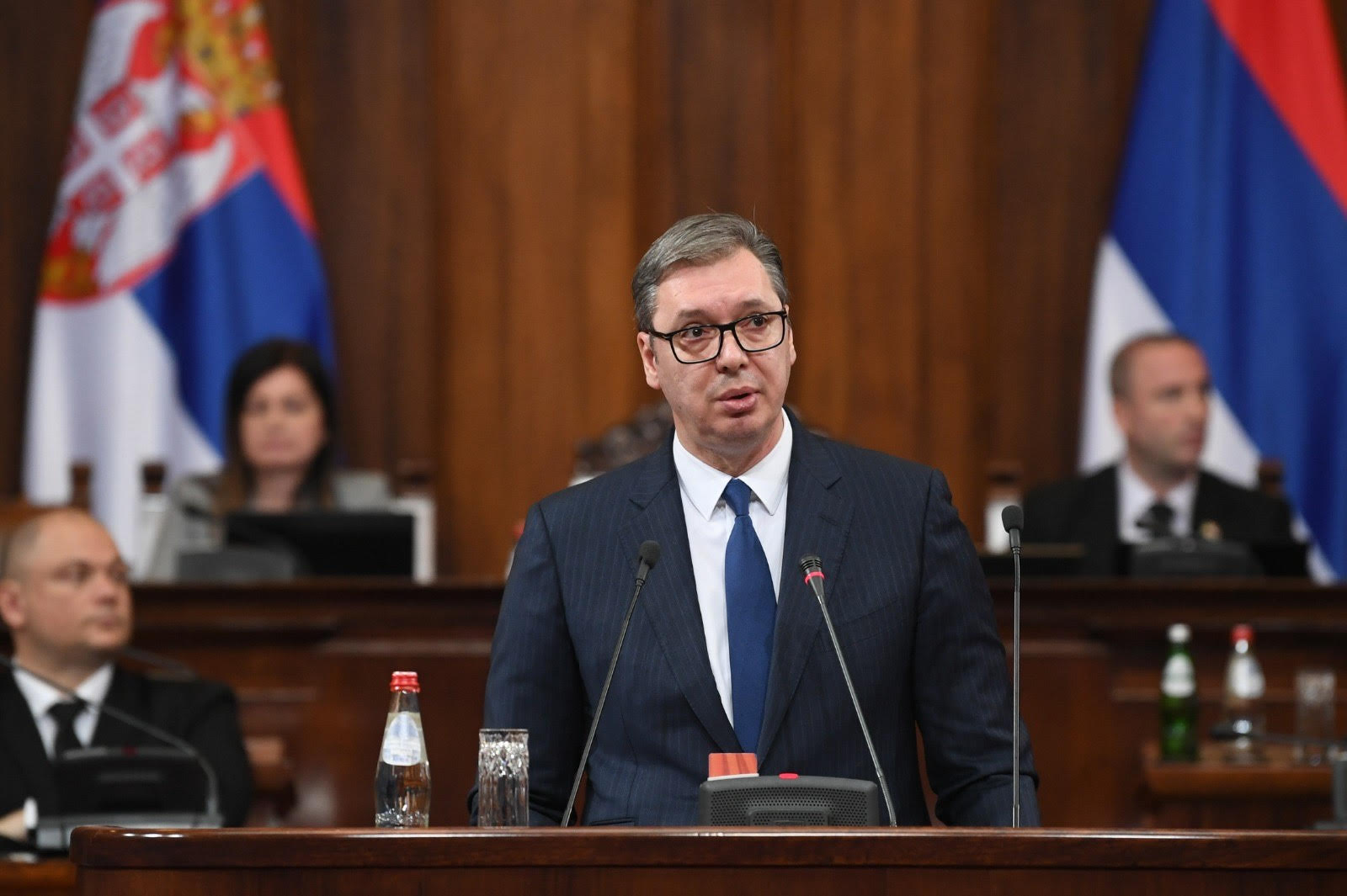 Zbijanje redova iza Vučića: Čemu služi 'Narodni pokret'?