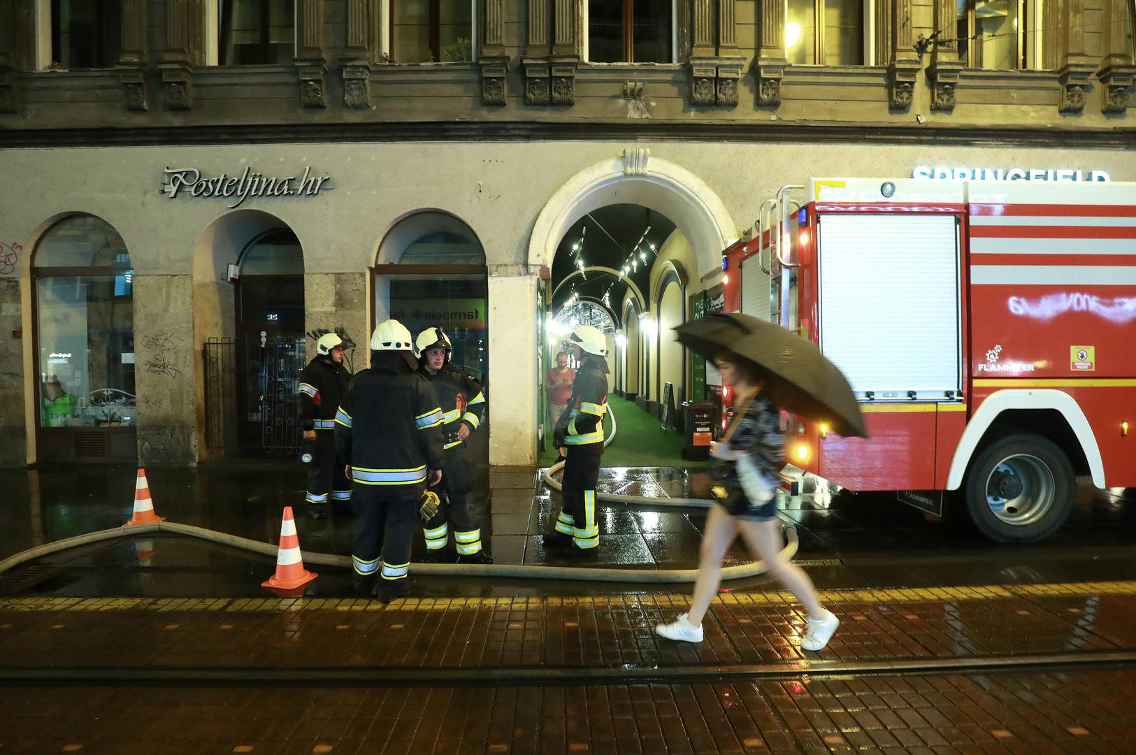 Zbog nevremena u Zagrebu 41 vatrogasna intervencija, poplavljena i Klaićeva