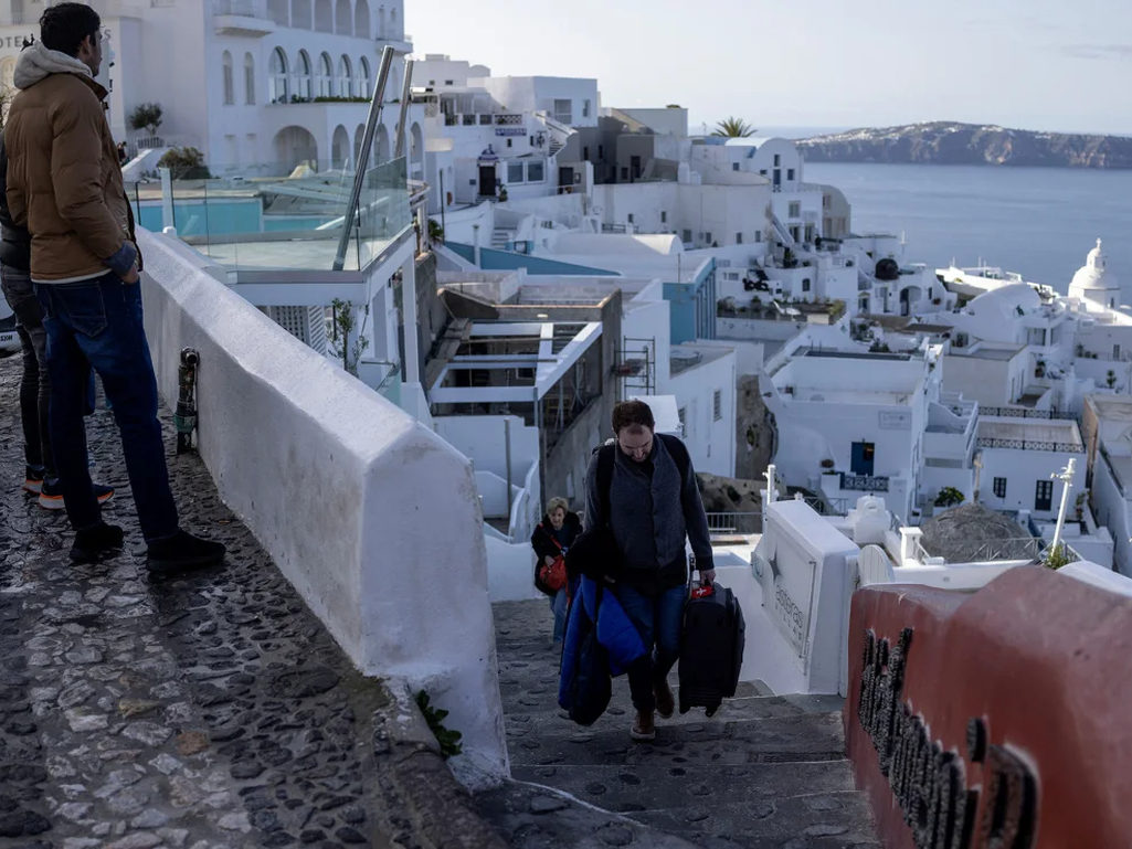 Zemljotresi tresu Santorini, hiljade ljudi pobjeglo sa otoka