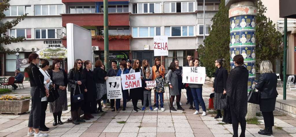 Žene širom BiH poručile s mirnog protesta 'Nijedna više'