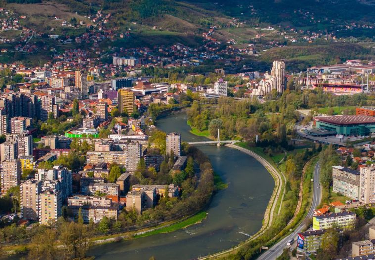 Zenica: Muškarac umro u policijskoj ćeliji nakon što je priveden