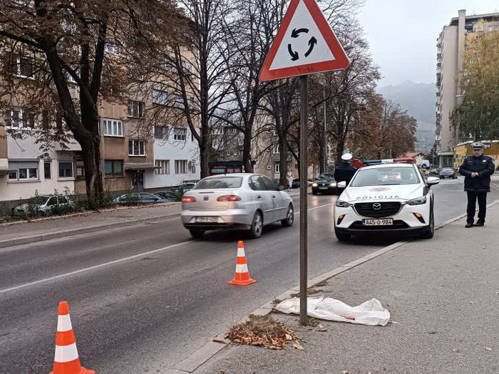 Zenička policija traga za vozačem audija koji je udario pješaka L. N.