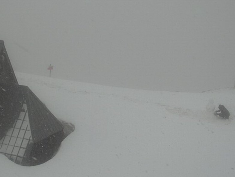 Zima nije rekla zbogom, pao snijeg u Sloveniji