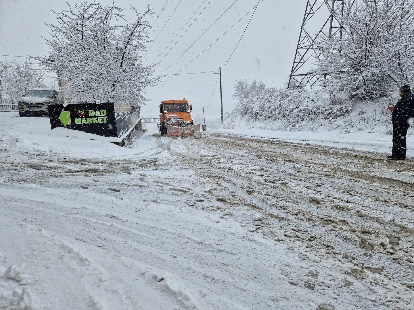 Zimska Služba KJKP 'Rad' od sinoć na terenu, čišćenje snijega se nastavlja i danas