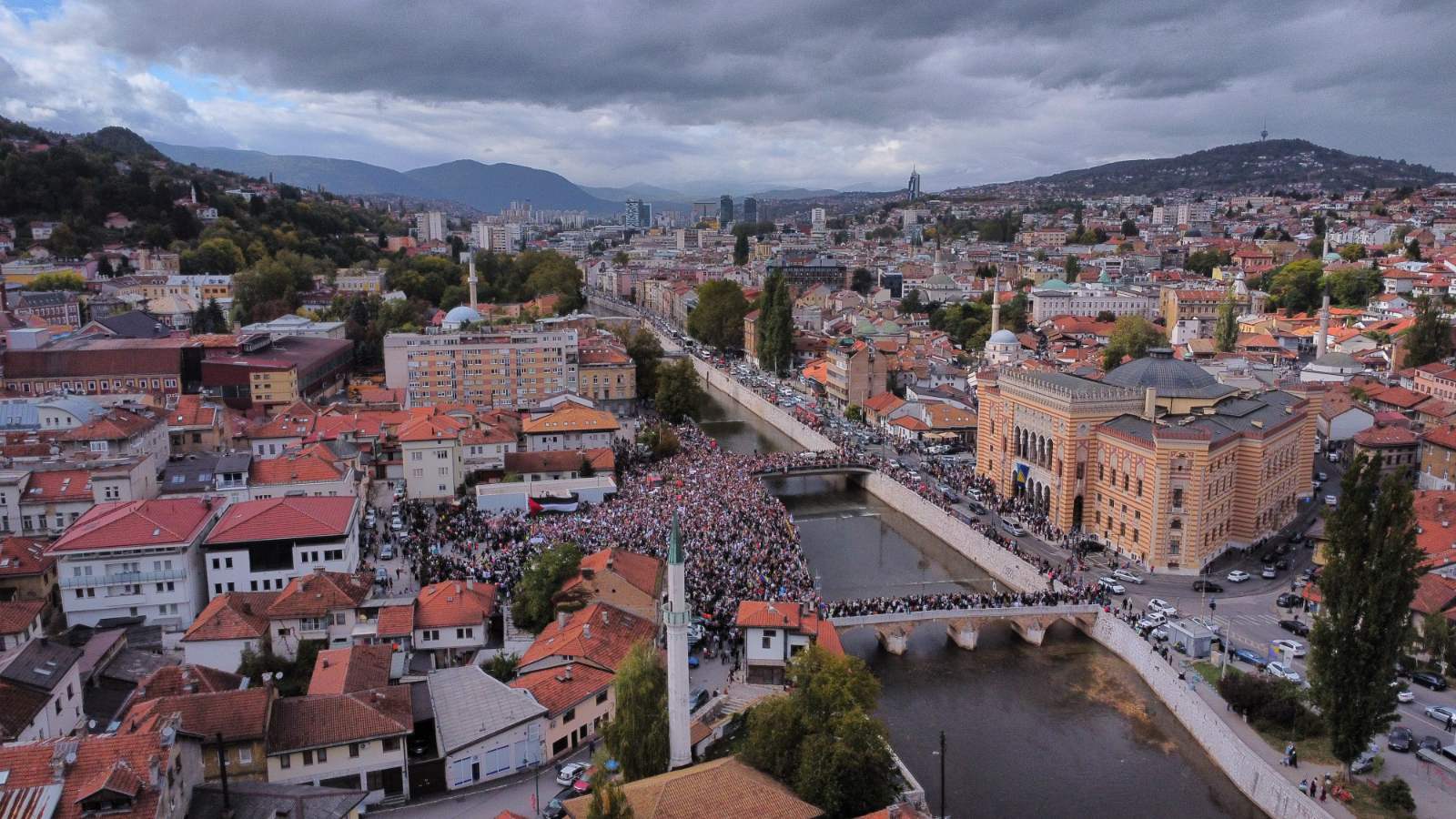 Foto/Video: Pogledajte Skup Podrške Palestini U Sarajevu Iz Zraka